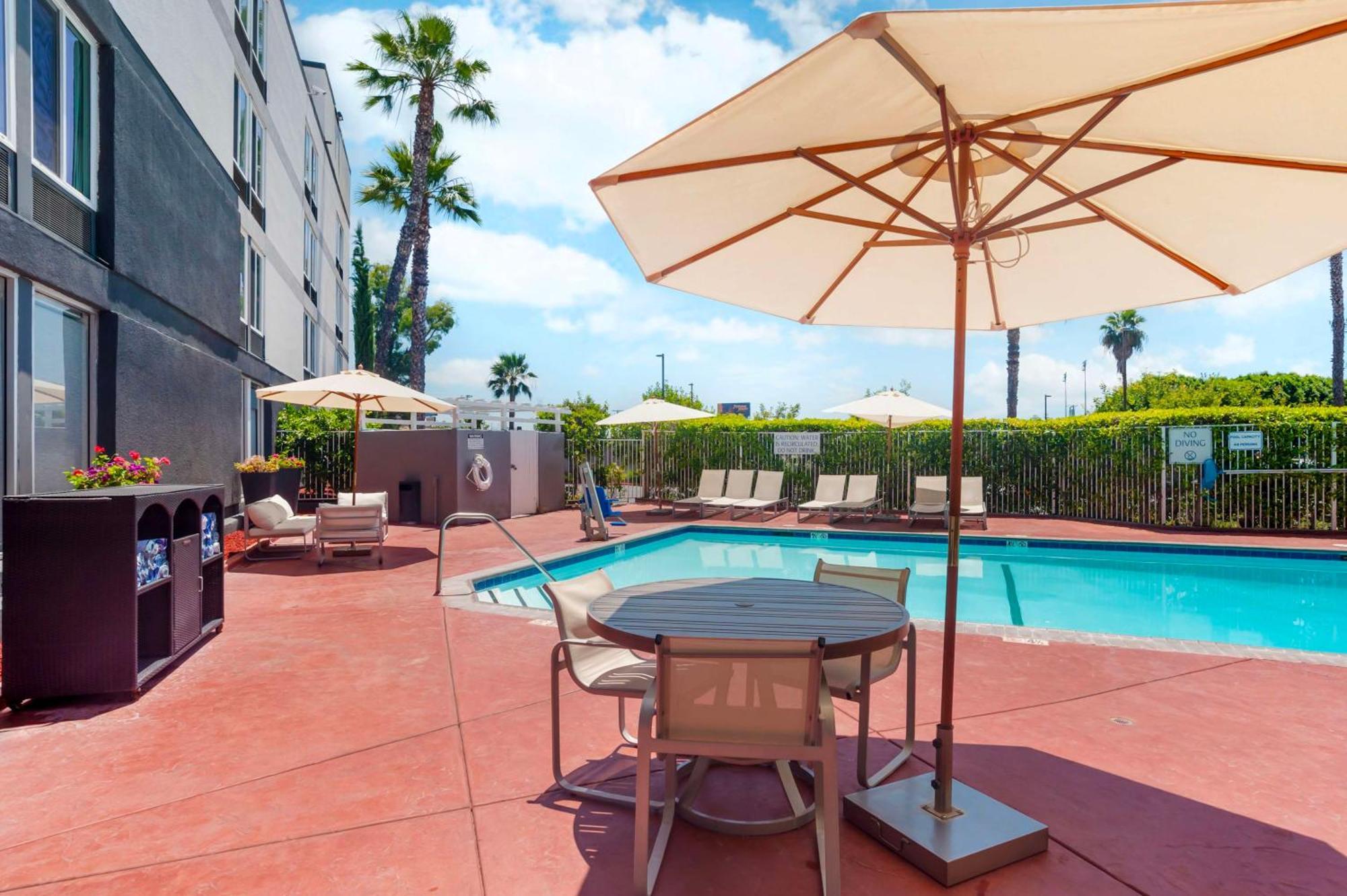Western Commerce Hotel 3*