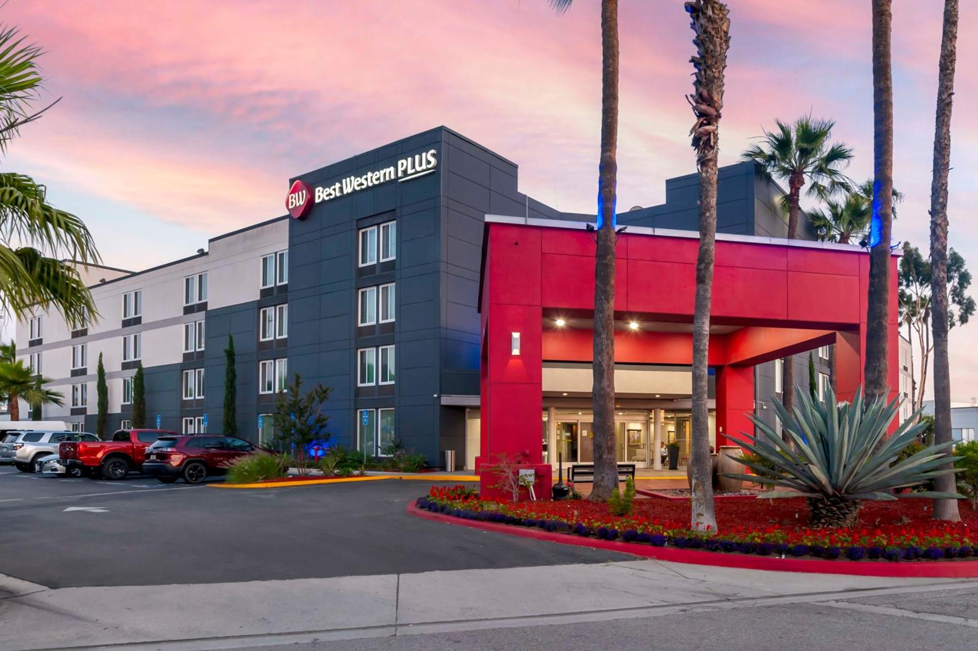 Hotel Western Commerce 3*