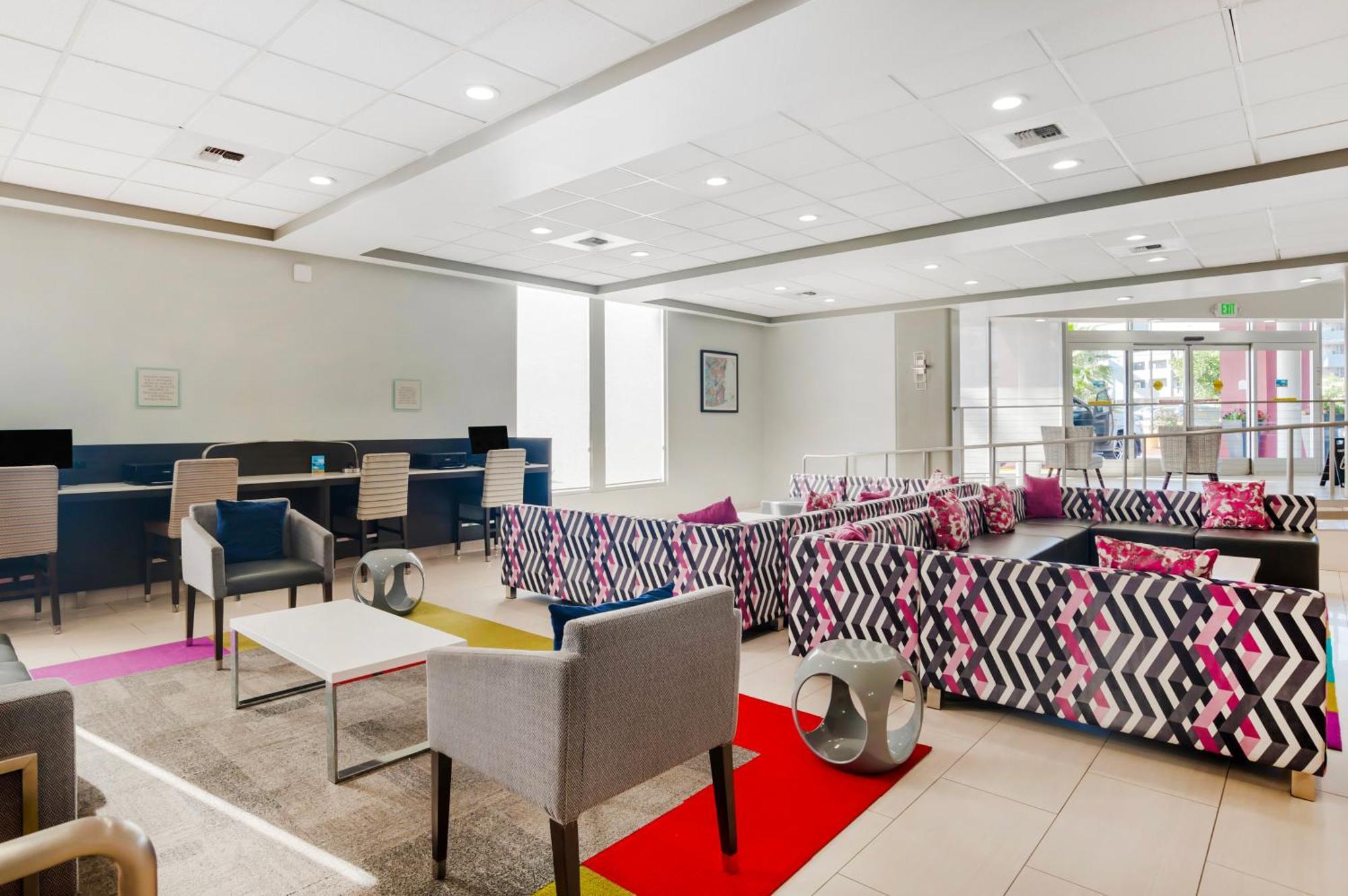 Best Western Plus Commerce Hotel 3*