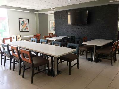 Best Western Plus Commerce Hotel
